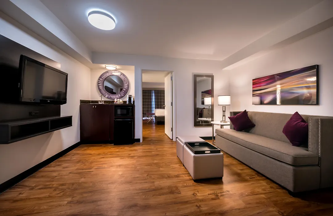 Holiday Inn Hotel And Suites Beaumont-Plaza I-10 & Walden By Ihg-1